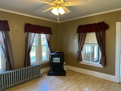 Early 1900's Victorian Home located on 0.36 acre lot in Island - photo 11