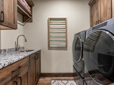 This beautiful Blueberry Pines Estates home has a private, end - photo 14