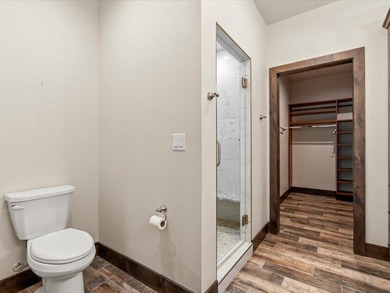 This beautiful Blueberry Pines Estates home has a private, end - photo 22