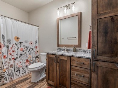 This beautiful Blueberry Pines Estates home has a private, end - photo 28
