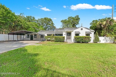 Welcome to this beautifully renovated 3-bedroom, 2-bath pool - photo 3