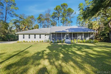 Beautiful 3 bedroom, 2.5 bath home located in the historic town - photo 3