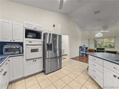 Beautiful 3 bedroom, 2.5 bath home located in the historic town - photo 5