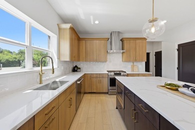 STUNNING NEW CONSTRUCTION blends luxury, sophistication, and - photo 20