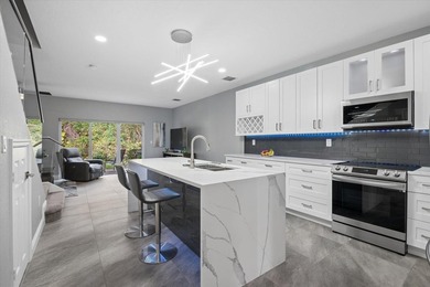 Blue Heron Lake Townhome/Townhouse For Sale in Oakland Park Florida