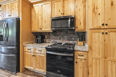 Main Channel. Walk to the Water. Fully Furnished. Walk to the - photo 29