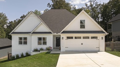 Chickamauga Lake Home For Sale in Soddy-Daisy Tennessee