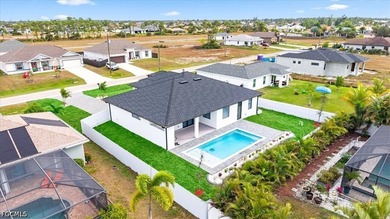 Welcome to your dream home! Nestled on a spacious lot, in front - photo 44