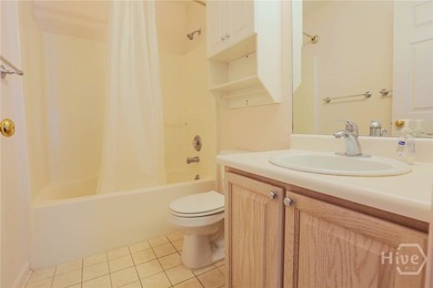 A well maintained 2-bedroom, 2-bath condo that perfectly - photo 8