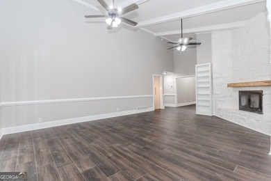 Stunning Renovated Home on Large Private Wooded Lot. 6 Bedrooms - photo 5