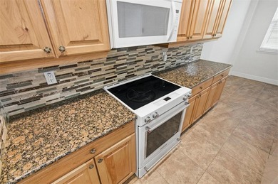 Enjoy peaceful lakefront living in the gated Tidelands community - photo 18