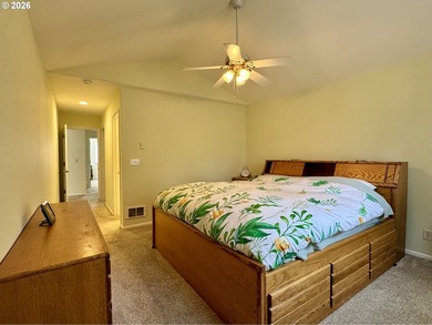 This incredibly well maintained 3-bedroom, 2-bath home offers 1 - photo 24