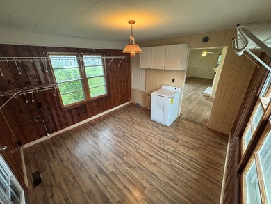 Excellent investment opportunity featuring a 6-bedroom, 3-bath - photo 6