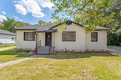 Amazing opportunity to own this beautifully renovated home. NO - photo 3