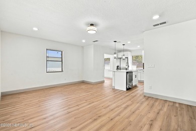Amazing opportunity to own this beautifully renovated home. NO - photo 6