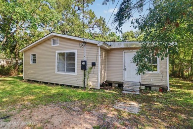 Investor Special! Great opportunity for investors, flippers, or - photo 3