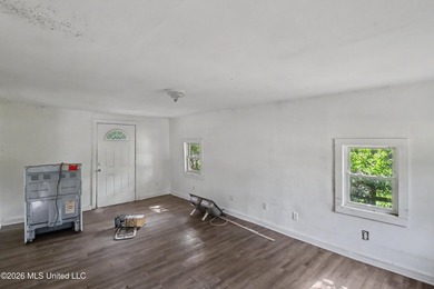 Investor Special! Great opportunity for investors, flippers, or - photo 4