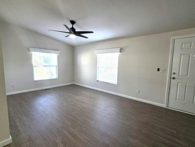 OPEN HOUSESAT/SUN 11am -3pm. CHECK IN AT CLUBHOUSE. This 3bd/2ba - photo 8