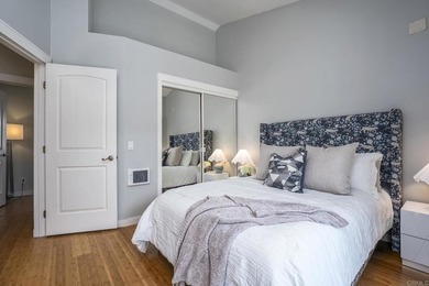 Beautifully upgraded 2 bed/2.5 bath townhome just one block from - photo 22