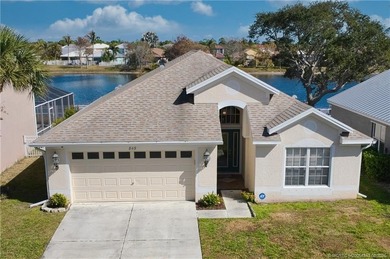 (private lake, pond, coastal) Home For Sale in Jensen Beach Florida
