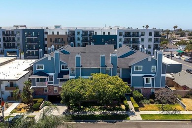 Beautifully upgraded 2 bed/2.5 bath townhome just one block from - photo 35