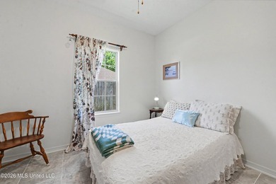 This Fabulous Home has so Many Custom Upgrades and Renovations!! - photo 10