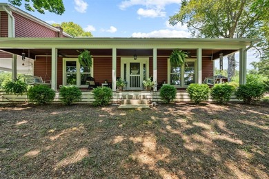 (private lake, pond, creek) Home Active Under Contract in Franklin Kentucky