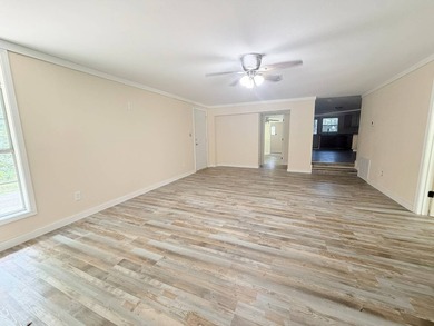 Discover the perfect starter home or weekend getaway in this - photo 11