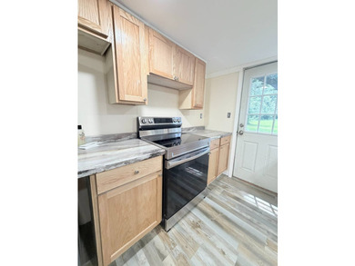 Discover the perfect starter home or weekend getaway in this - photo 19