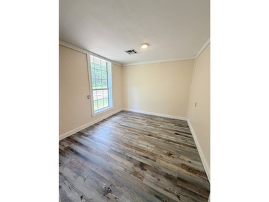 Discover the perfect starter home or weekend getaway in this - photo 20