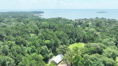 Discover the perfect starter home or weekend getaway in this - photo 25