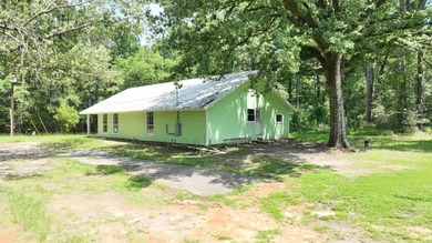 Discover the perfect starter home or weekend getaway in this - photo 26