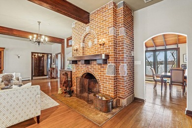 Wake up to lake views & idyllic village setting in this - photo 7