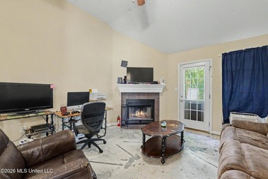 Charming home that is waiting for you to make it your own - photo 3