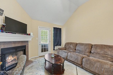 Charming home that is waiting for you to make it your own - photo 4