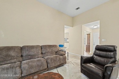 Charming home that is waiting for you to make it your own - photo 5