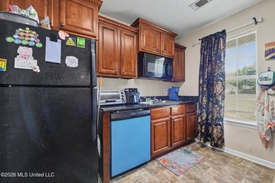 Charming home that is waiting for you to make it your own - photo 8