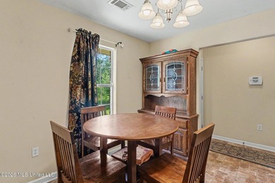 Charming home that is waiting for you to make it your own - photo 10