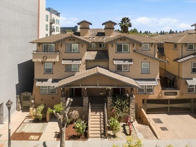 OPEN HOUSE SAT/SUN Corner END Unit with Back Yard, Located in - photo 3