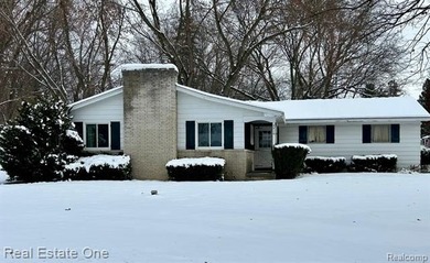 Thompson Lake - Livingston County Home For Sale in Howell Michigan