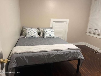 Turnkey income property in Riverside - walking distance to Five - photo 3