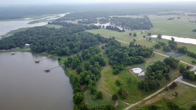 Some lakefront properties give you a view. Others offer a - photo 16