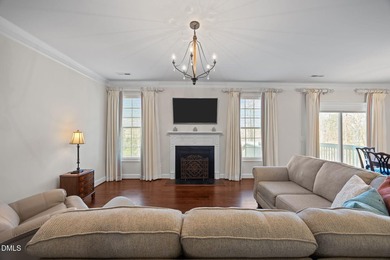 New price! *Exceptional value with over 4,000 square feet with - photo 10