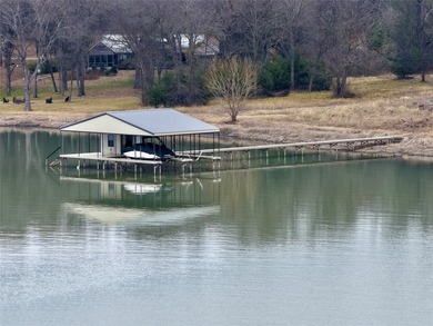 Some lakefront properties give you a view. Others offer a - photo 21