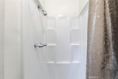 House with an ADU! This versatile property features a 3-bedroom - photo 22