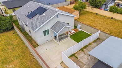 House with an ADU! This versatile property features a 3-bedroom - photo 24