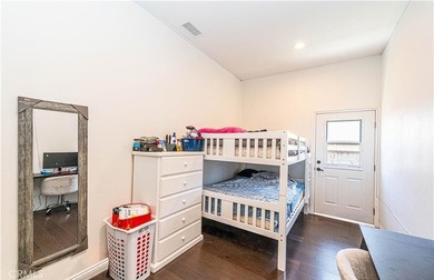 House with an ADU! This versatile property features a 3-bedroom - photo 39