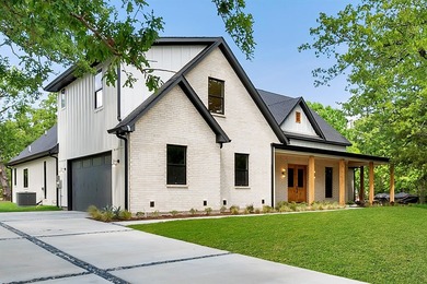Stunning New Construction Home! This custom home is located in - photo 39