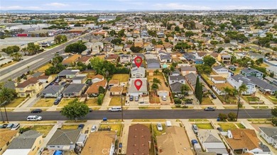 House with an ADU! This versatile property features a 3-bedroom - photo 49
