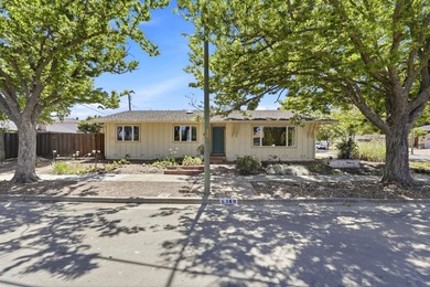 Location, Location, Location! Set on a generous sized corner lot - photo 1